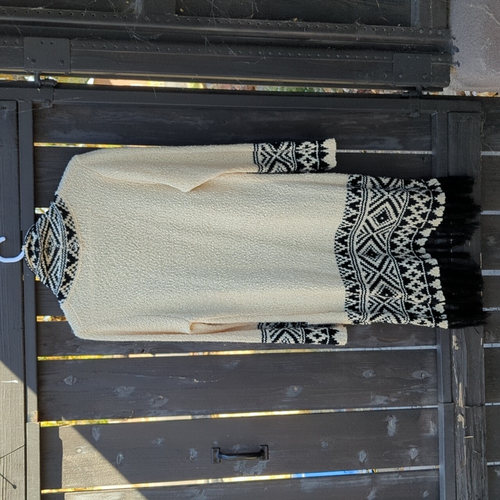 Aztec Pattern Knit Open-Front Fringe Cardigan, Size L - Picture 6 of 15